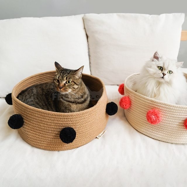 Cat Bed Pet Kennel Soft Hand-Woven Pet Basket for Puppy Dog Bed Sleeping Breathable and Portable Cat Supplies for Summer Winter