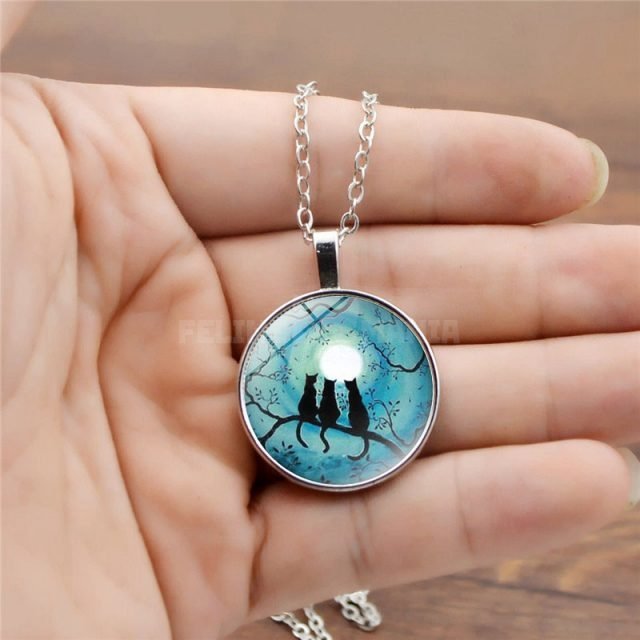 Galaxy Blue Moon Glowing Cat Necklace Art Photo Glass Dome Cabochon Pendant Silver Chain Necklace Glow In The Dark Jewelry